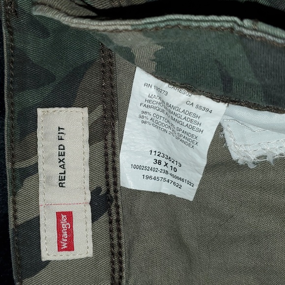 Shorts - Picture 3 of 3